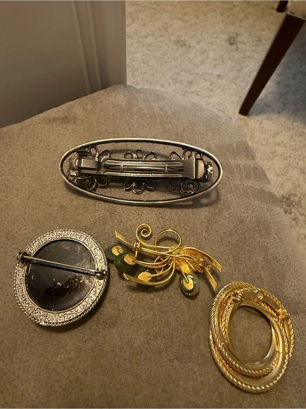 Vintage Brooch & Hair Clip Lot – 4 Pieces